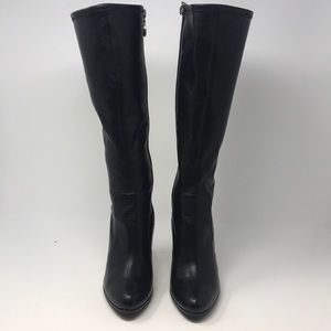 Tahari Size 7M Zipper Boots (New Without Tags)